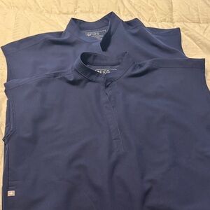 FIGS Women’s Navy Scrub Top